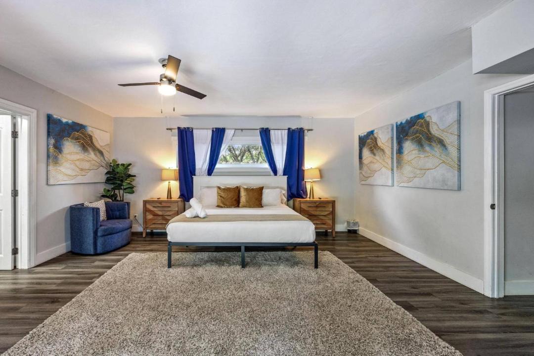 Photo of Bedroom in South Lake