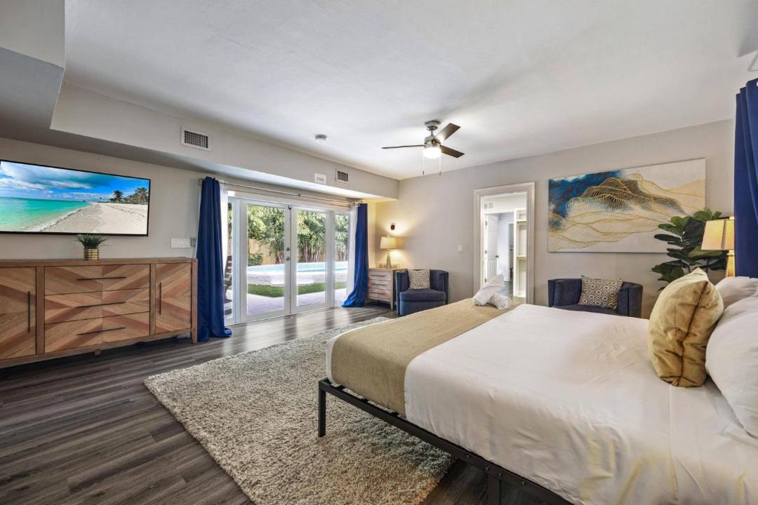 Photo of Bedroom in South Lake
