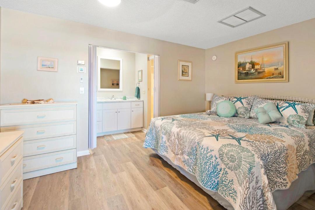 Photo of Bedroom in Isles of Capri