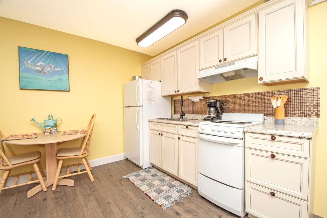 Photo of Kitchen in Isles of Capri