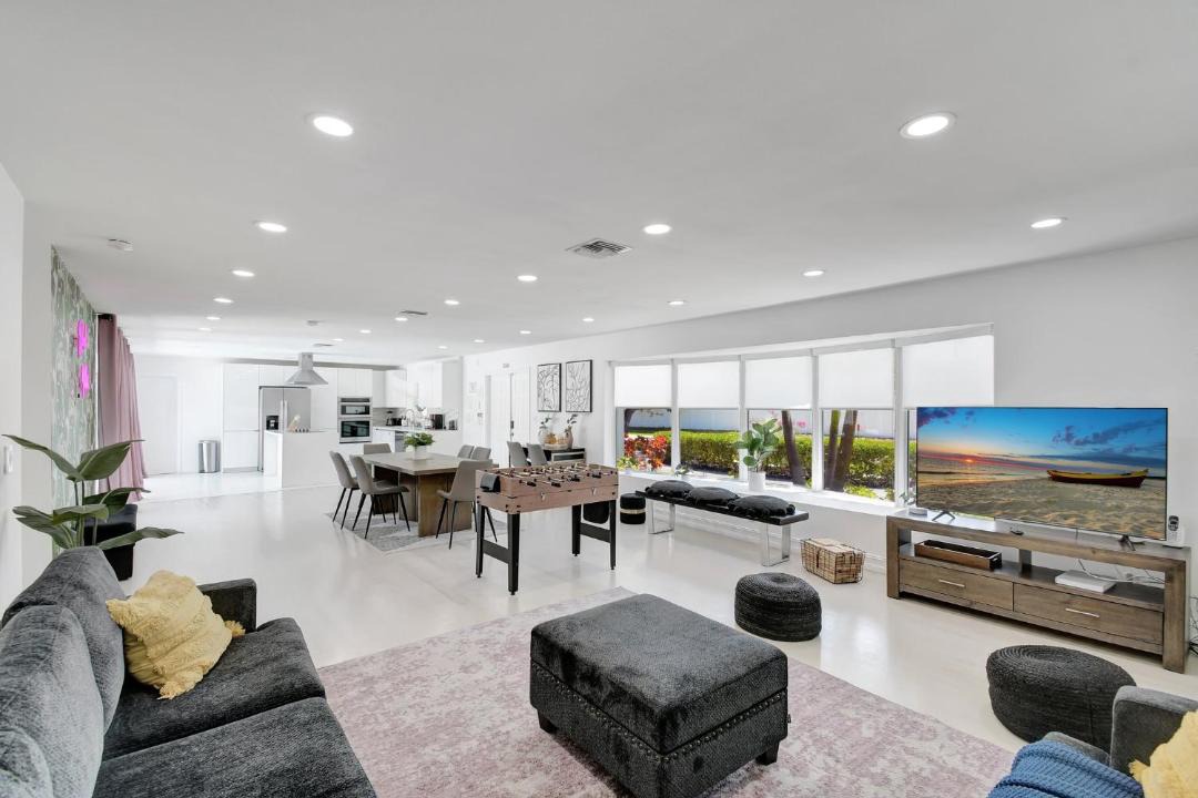 Photo of Livingroom in Imperial Point