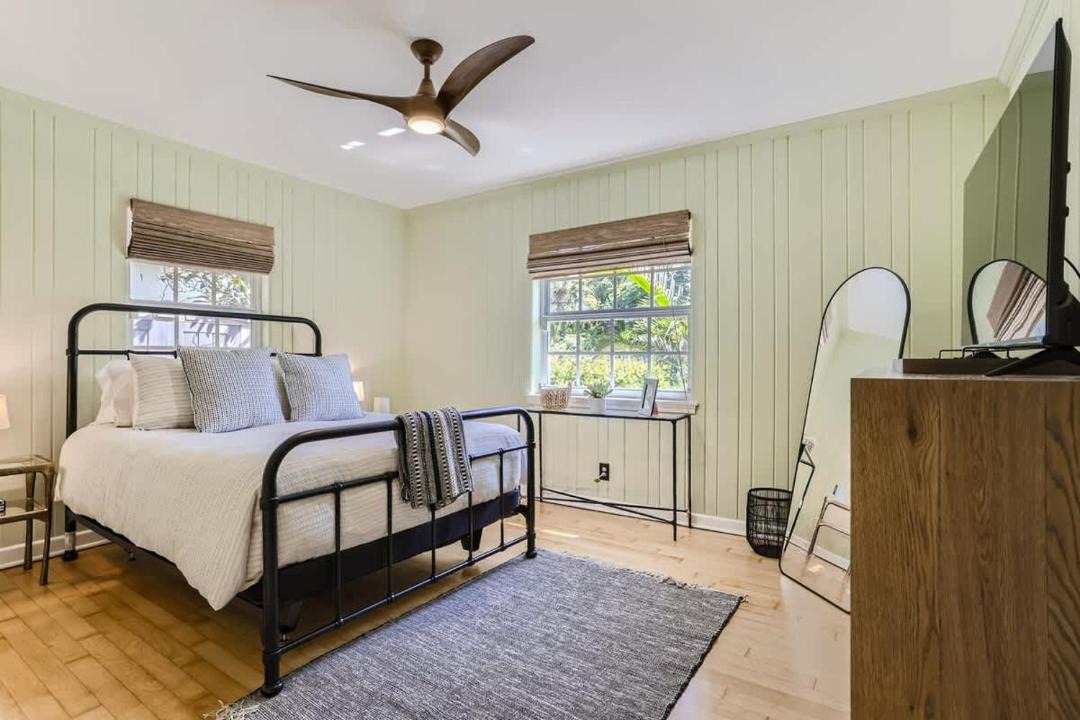 Photo of Bedroom in Parrot Cove