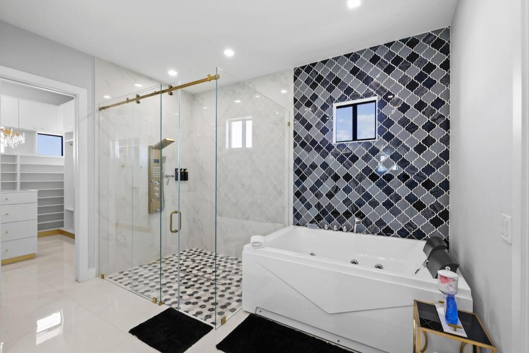 Photo of Bathroom in Mariner