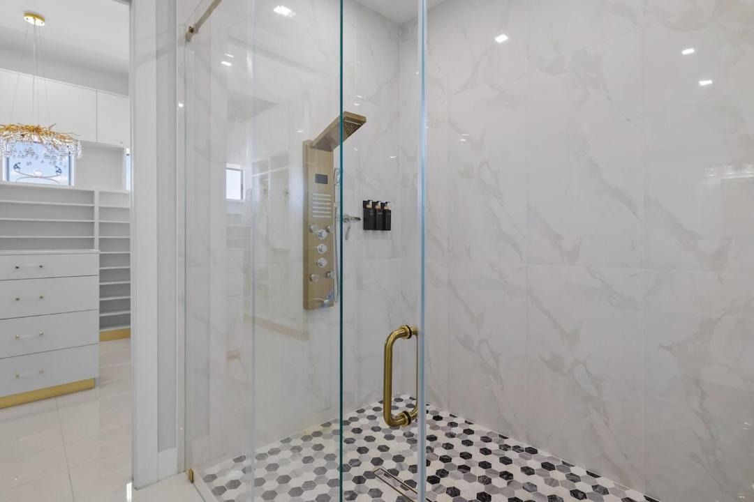 Photo of Bathroom in Mariner