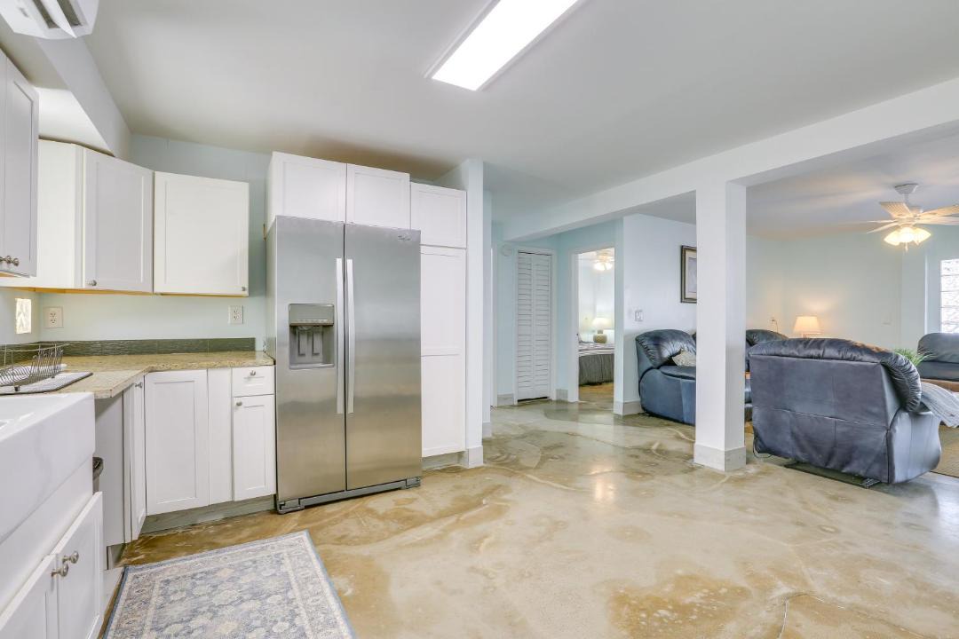 Photo of Kitchen in Mid Island