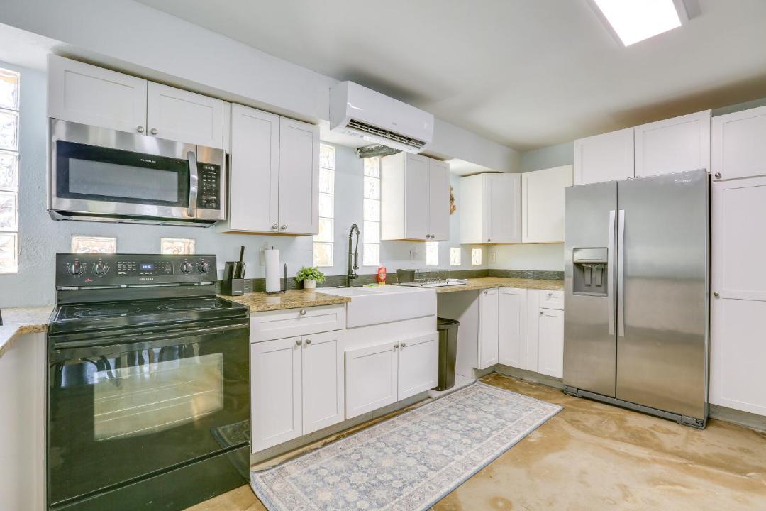 Photo of Kitchen in Mid Island