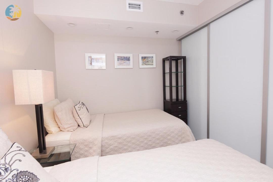 Photo of Bedroom in Mid Beach