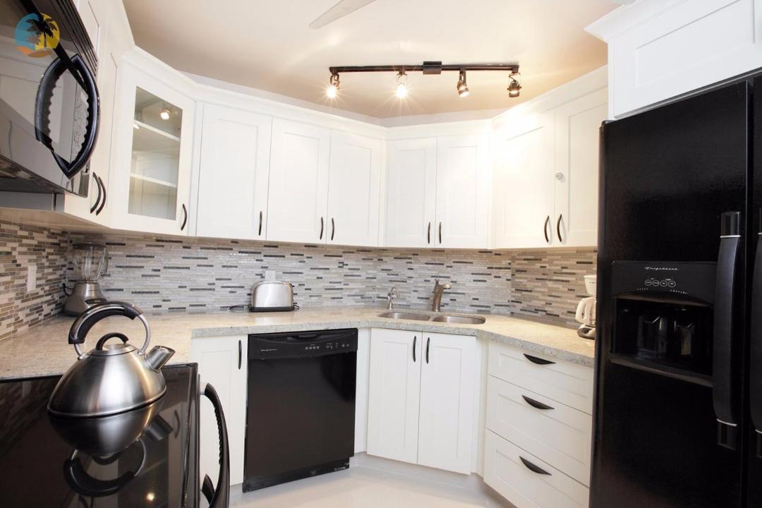Photo of Kitchen in Mid Beach