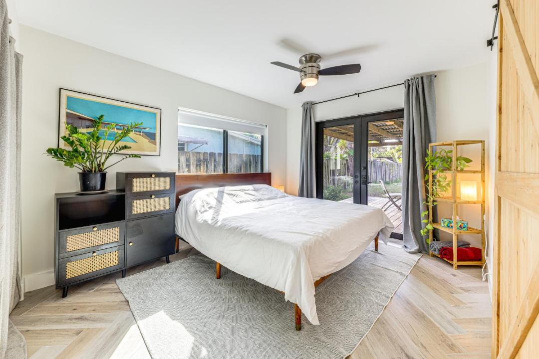 Photo of Bedroom in Middle River Terrace