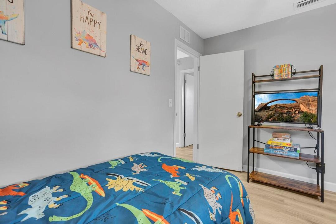 Photo of Bedroom in Sandalwood