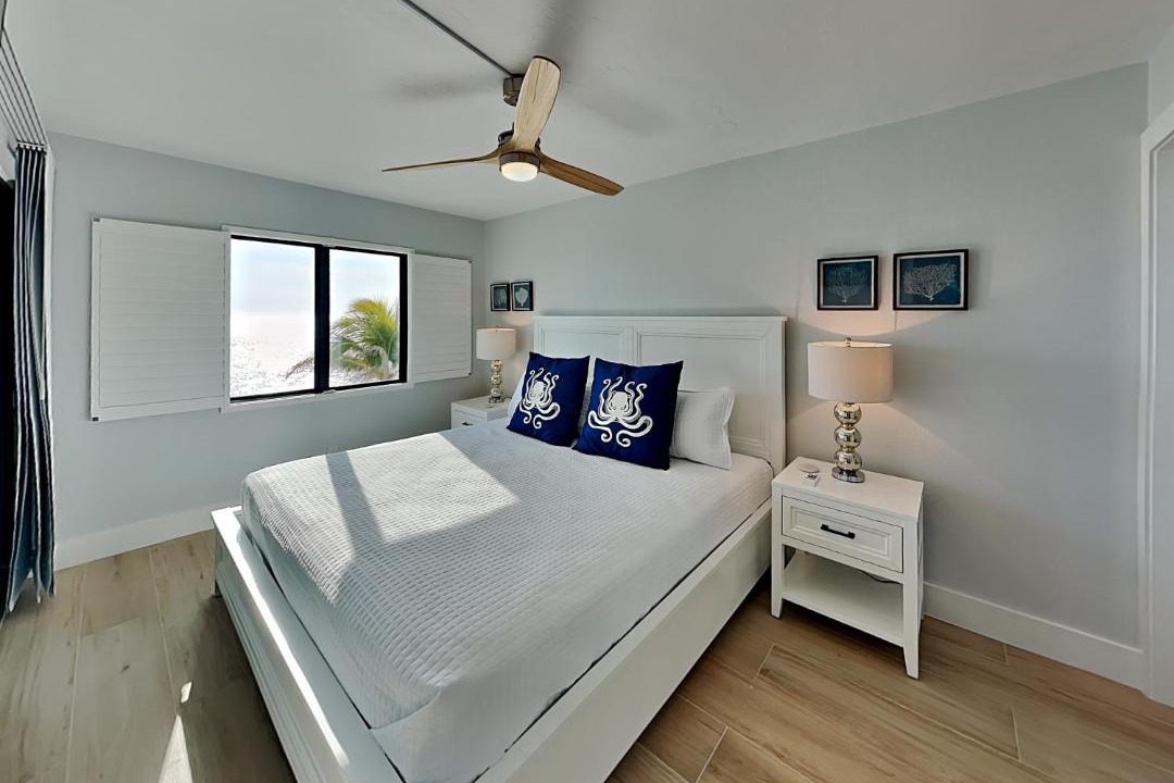 Photo of Bedroom in Mid Island