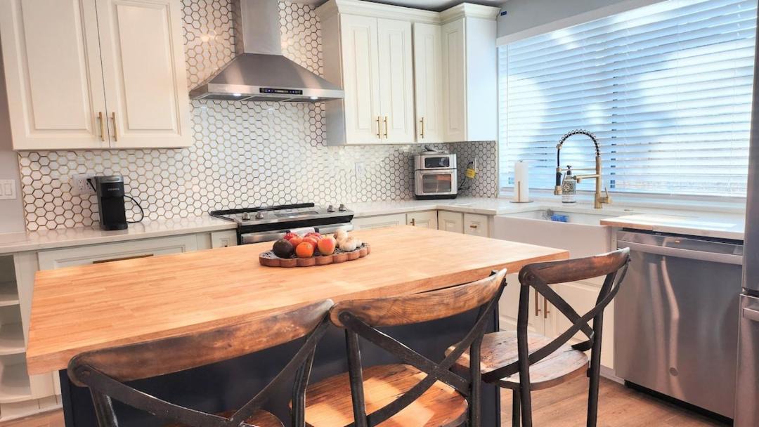 Photo of Kitchen in Laguna Shores