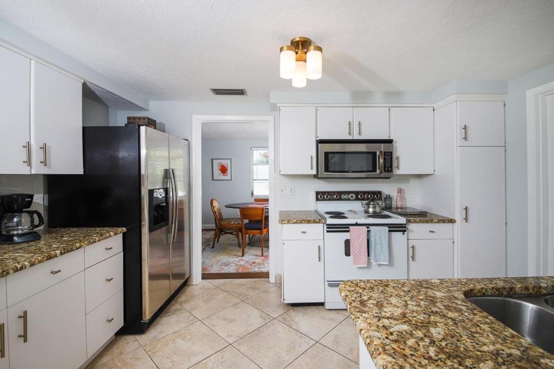 Photo of Kitchen in Gulf Gate Estates