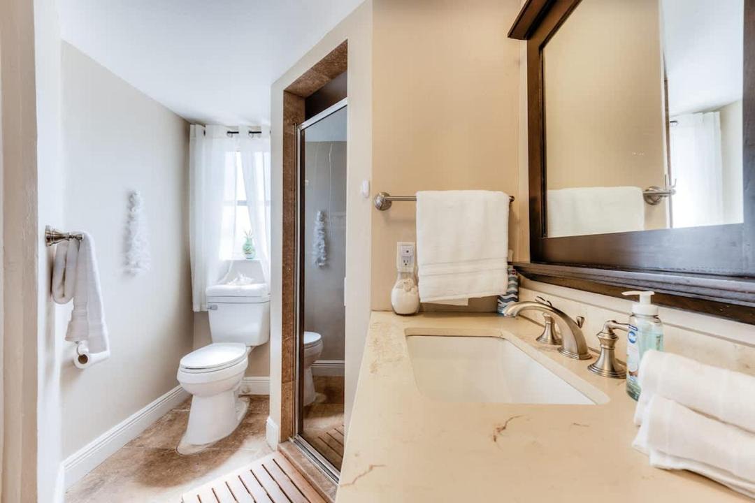 Photo of Bathroom in Pelican