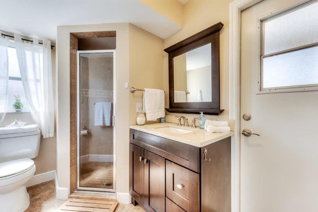 Photo of Bathroom in Pelican