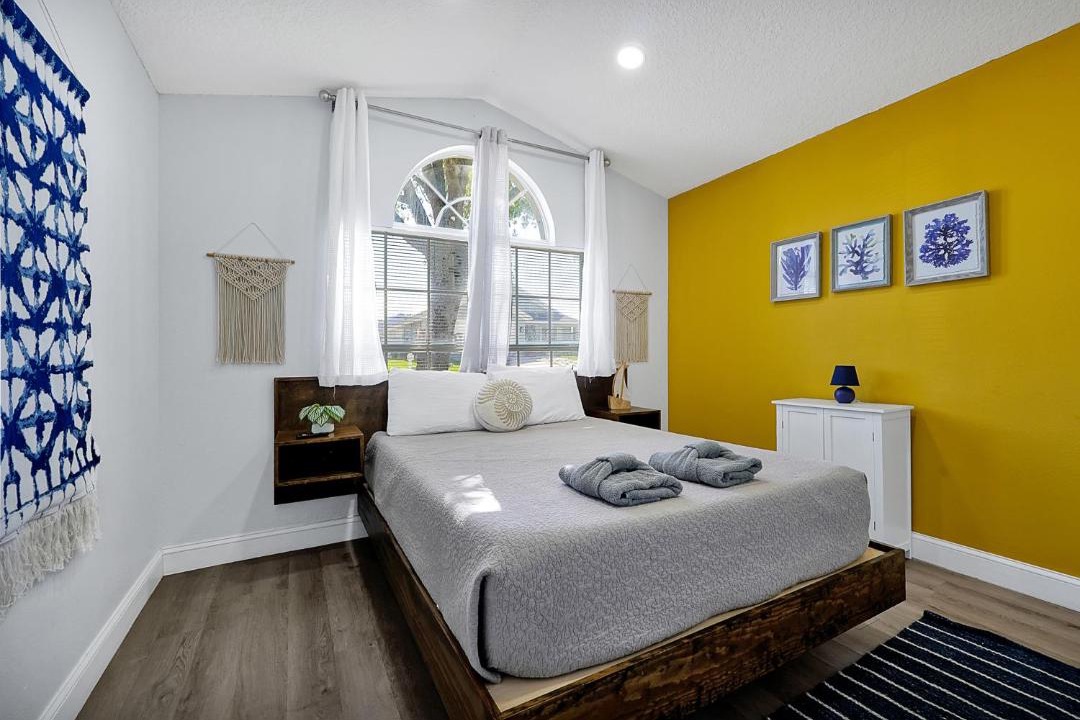 Photo of Bedroom in Florida Pines