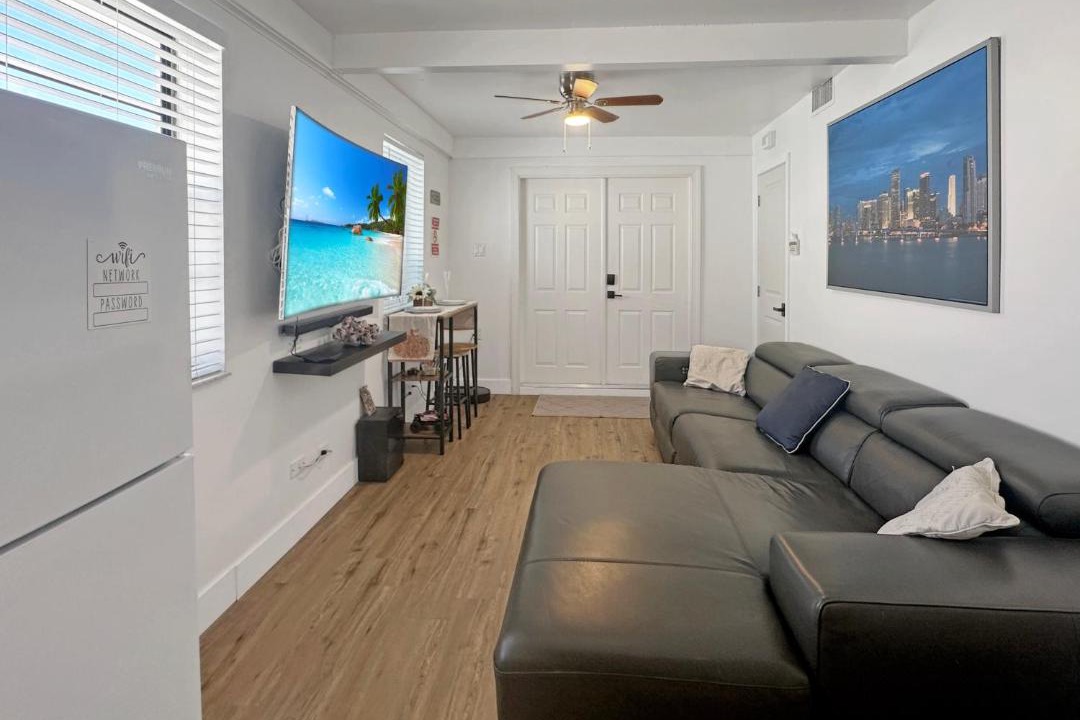 Photo of Livingroom in Ludlam