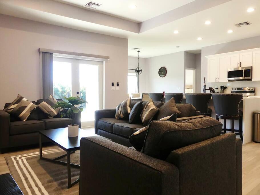 Photo of Livingroom in Diplomat