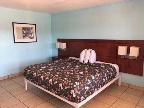Photo of Bedroom in Cypress Gardens