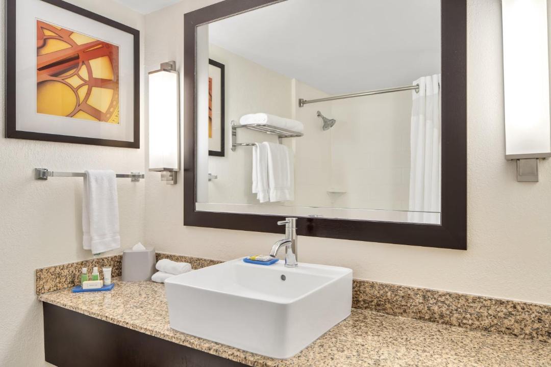 Photo of Bathroom in Harbordale