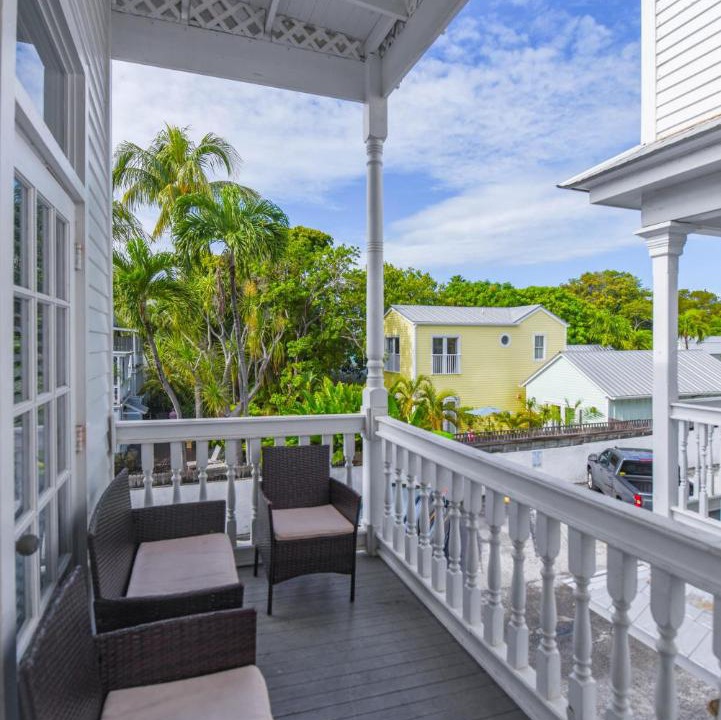 Photo of Patio Balcony in Uptown - Upper Duval