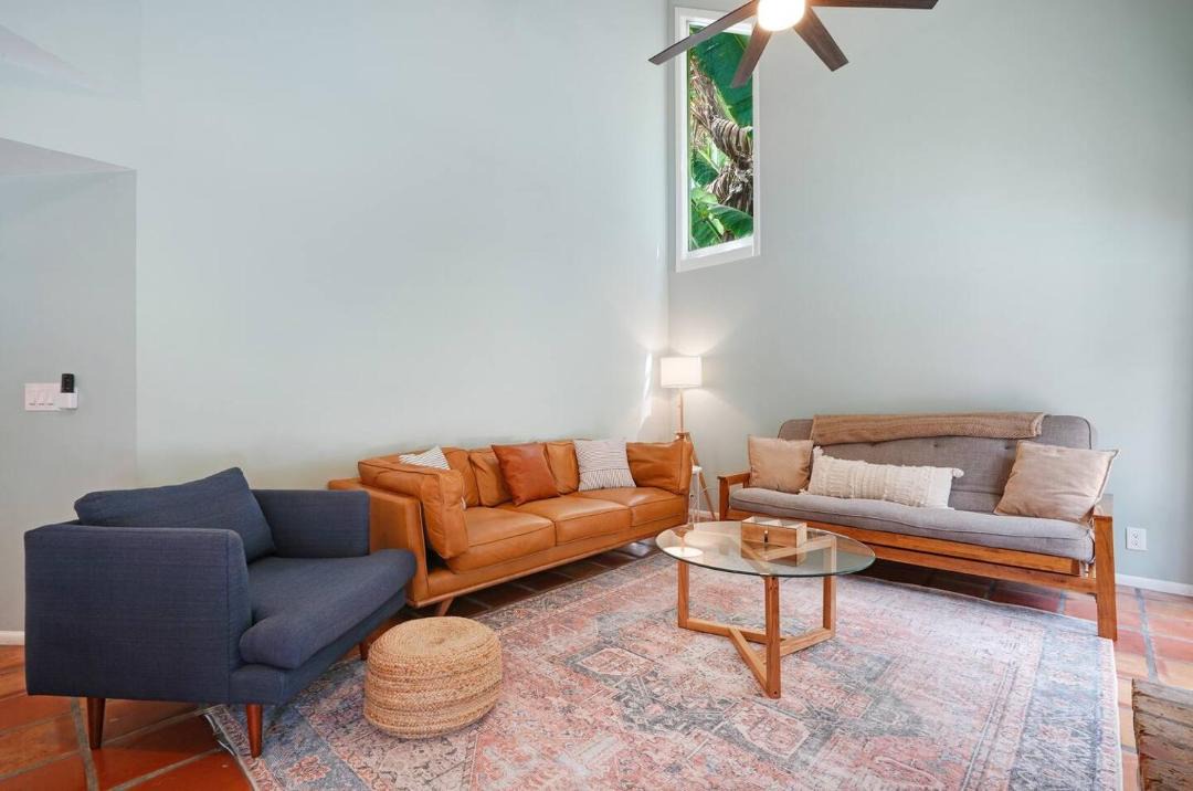 Photo of Livingroom in Jupiter Landing