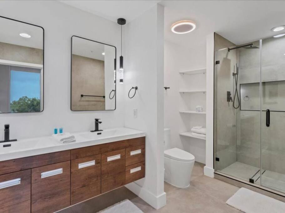 Photo of Bathroom in South Eola