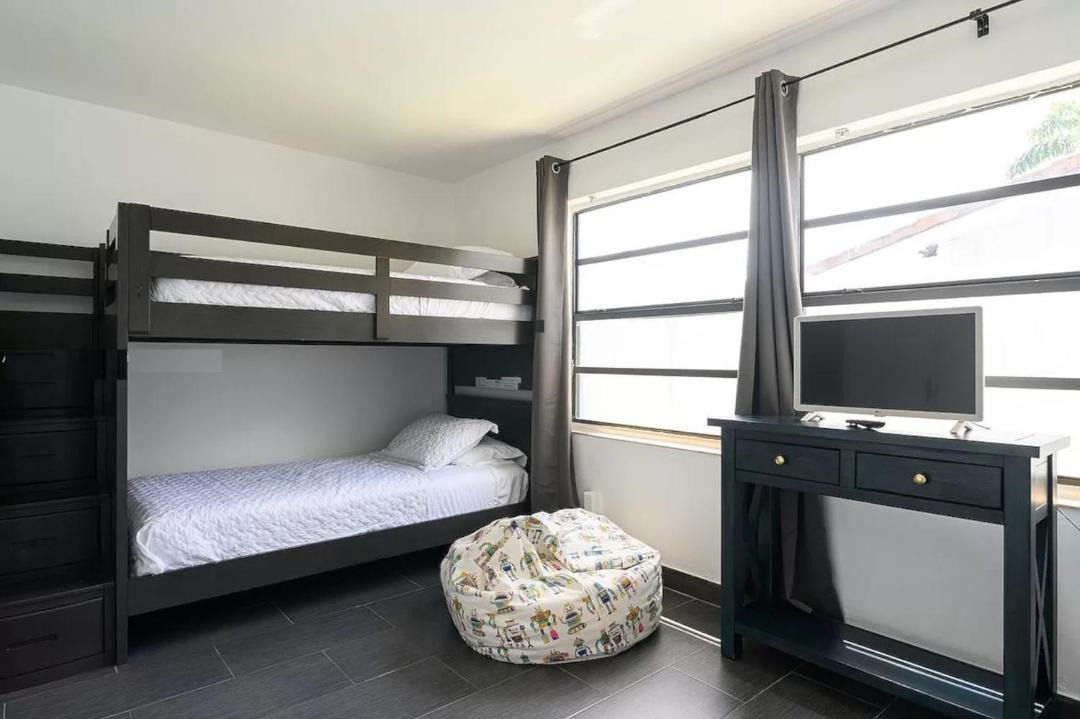 Photo of Bedroom in Imperial Point