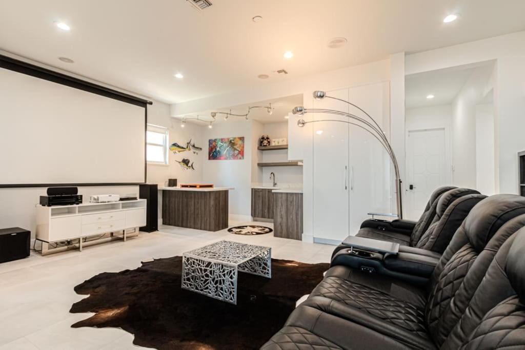 Photo of Livingroom in Caloosahatchee