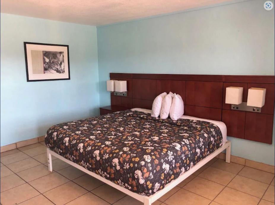 Photo of Bedroom in Cypress Gardens