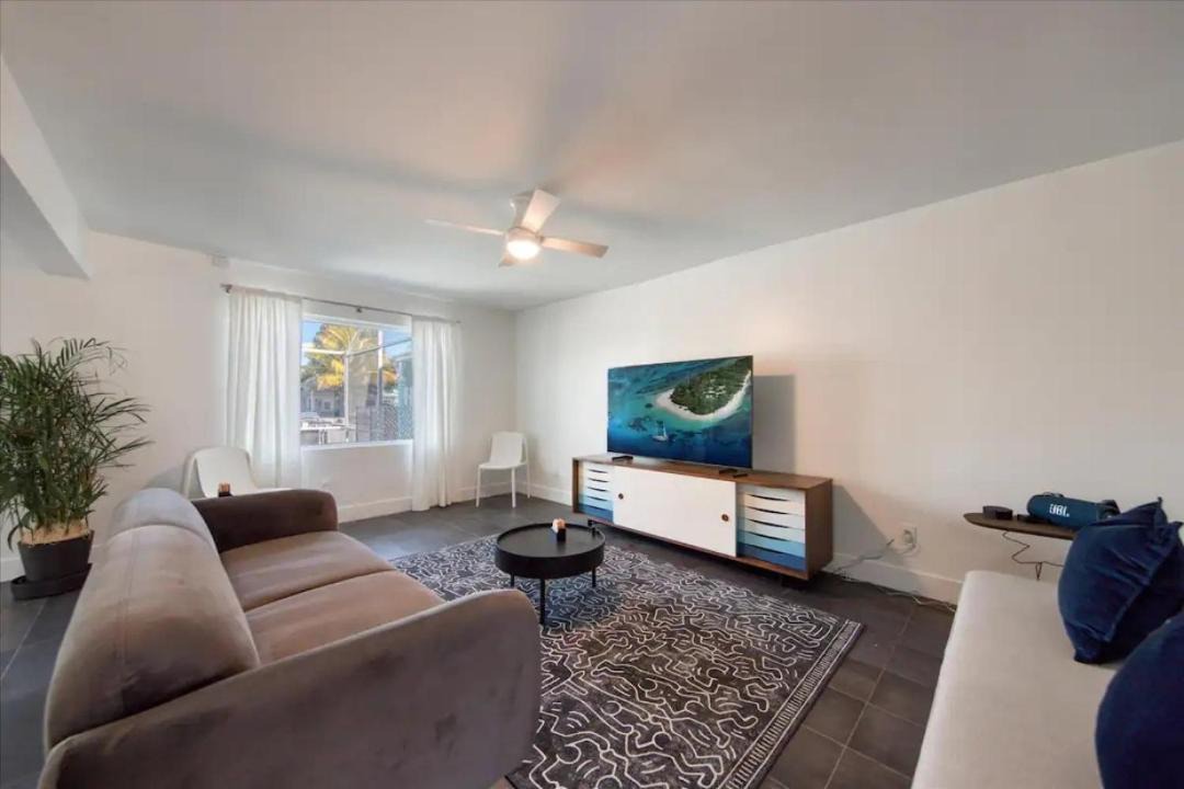 Photo of Livingroom in Bay Crest Park