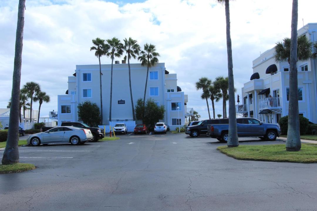 Photo of Buildings in Cape Caneveral Beach Gardens