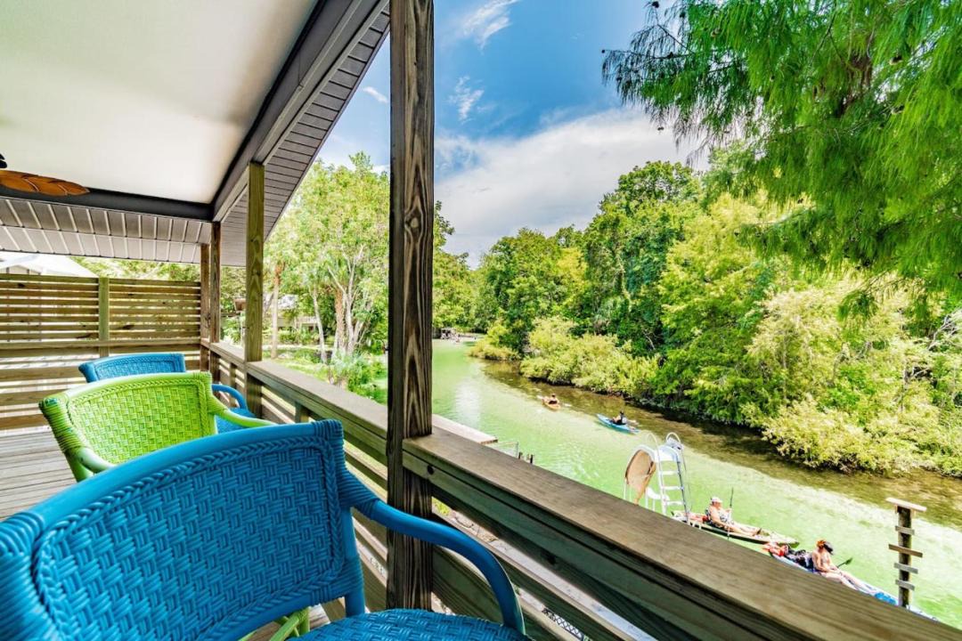 Photo of Patio Balcony in Weeki Wachee Gardens
