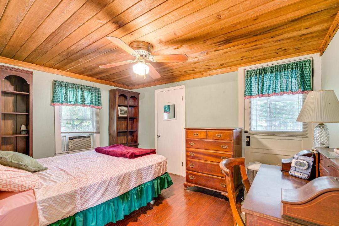 Photo of Bedroom in Floral City