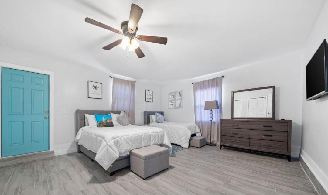 Photo of Bedroom in Riviera Beach