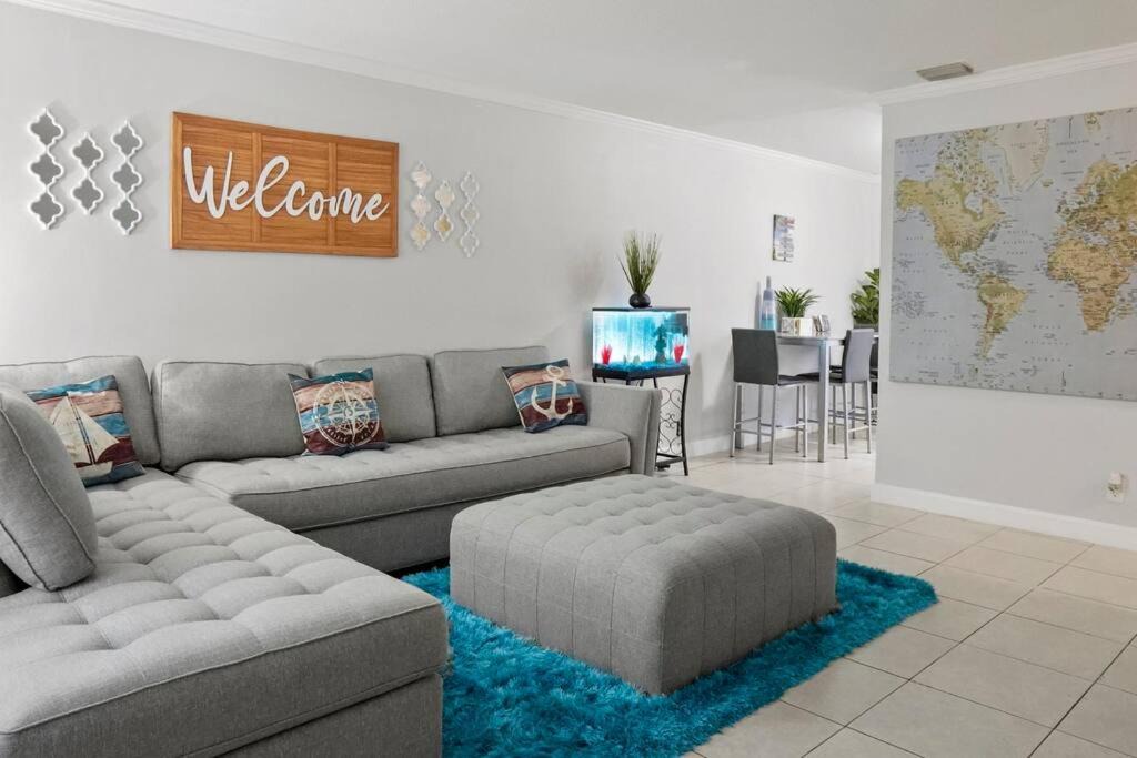 Photo of Livingroom in Riviera Beach