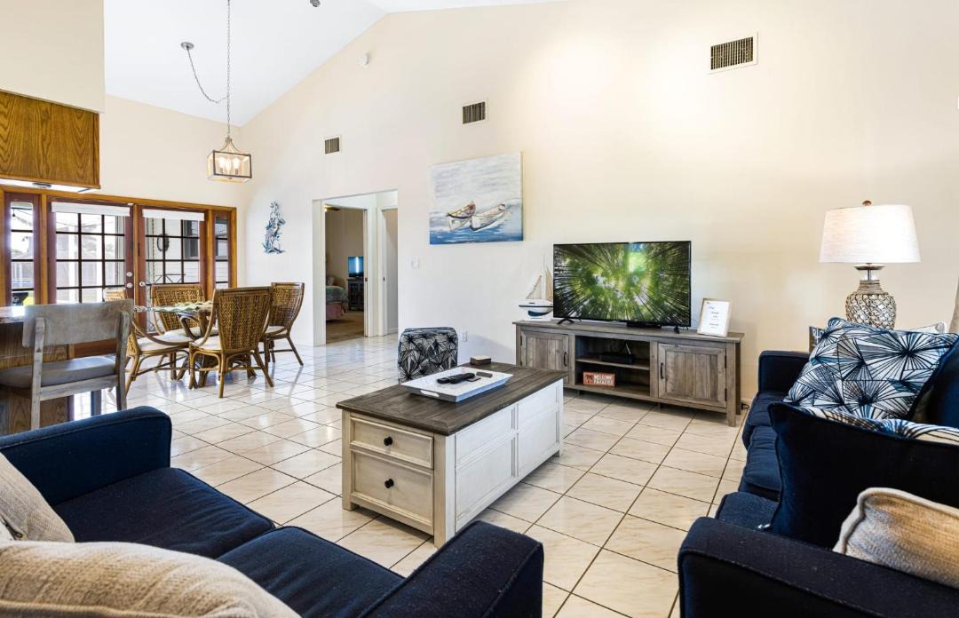 Photo of Livingroom in Lochmoor Waterway Estates