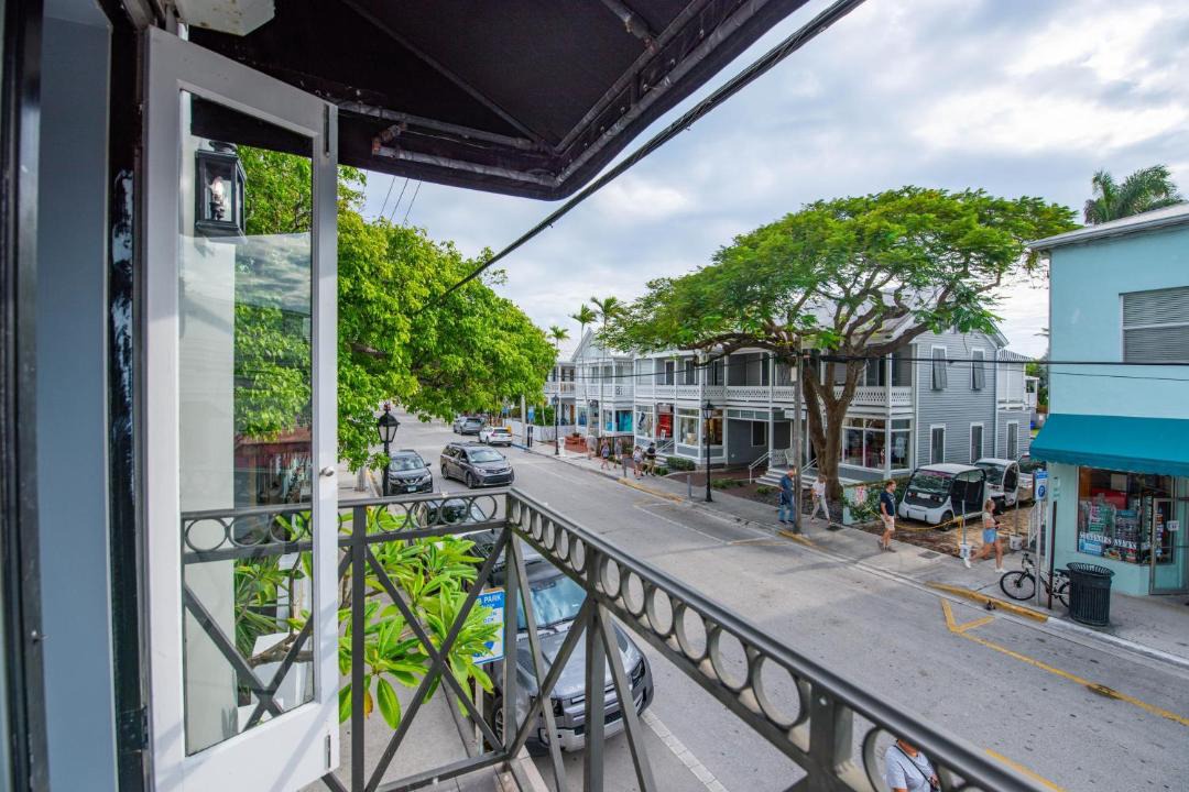 Photo of Others in Uptown - Upper Duval
