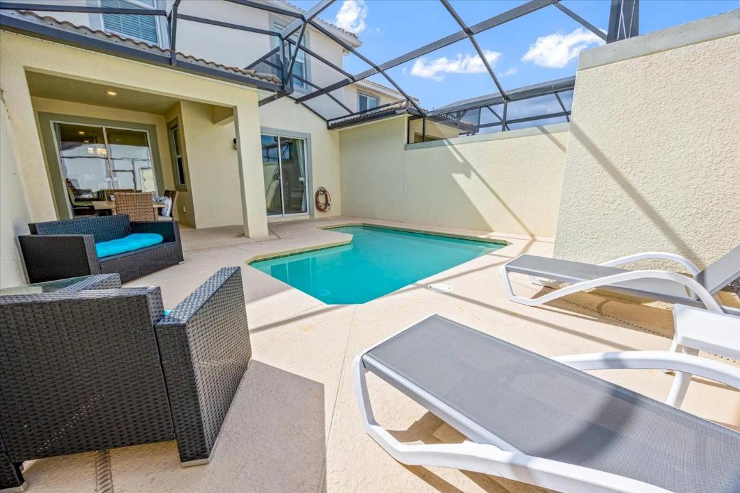Photo of Patio Balcony in Bay Lake