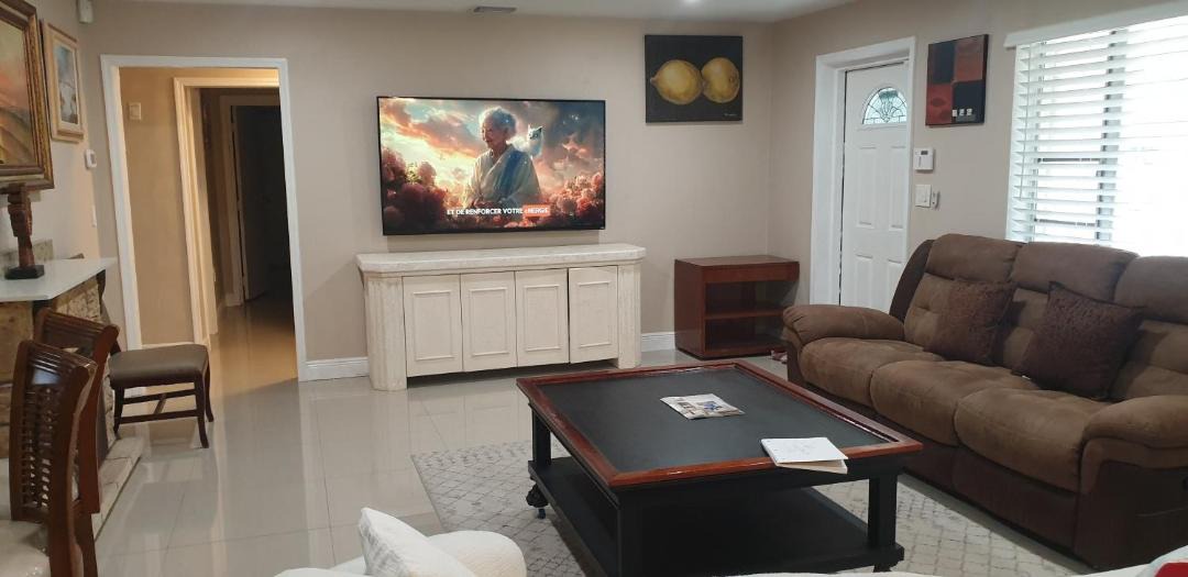 Photo of Livingroom in Riviera Beach