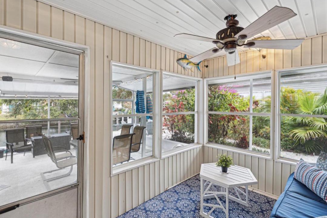 Photo of Patio Balcony in Weeki Wachee Gardens