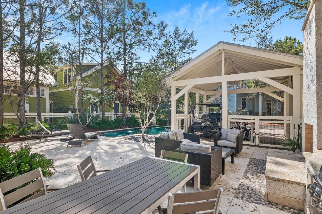 Photo of Patio Balcony in Forest District