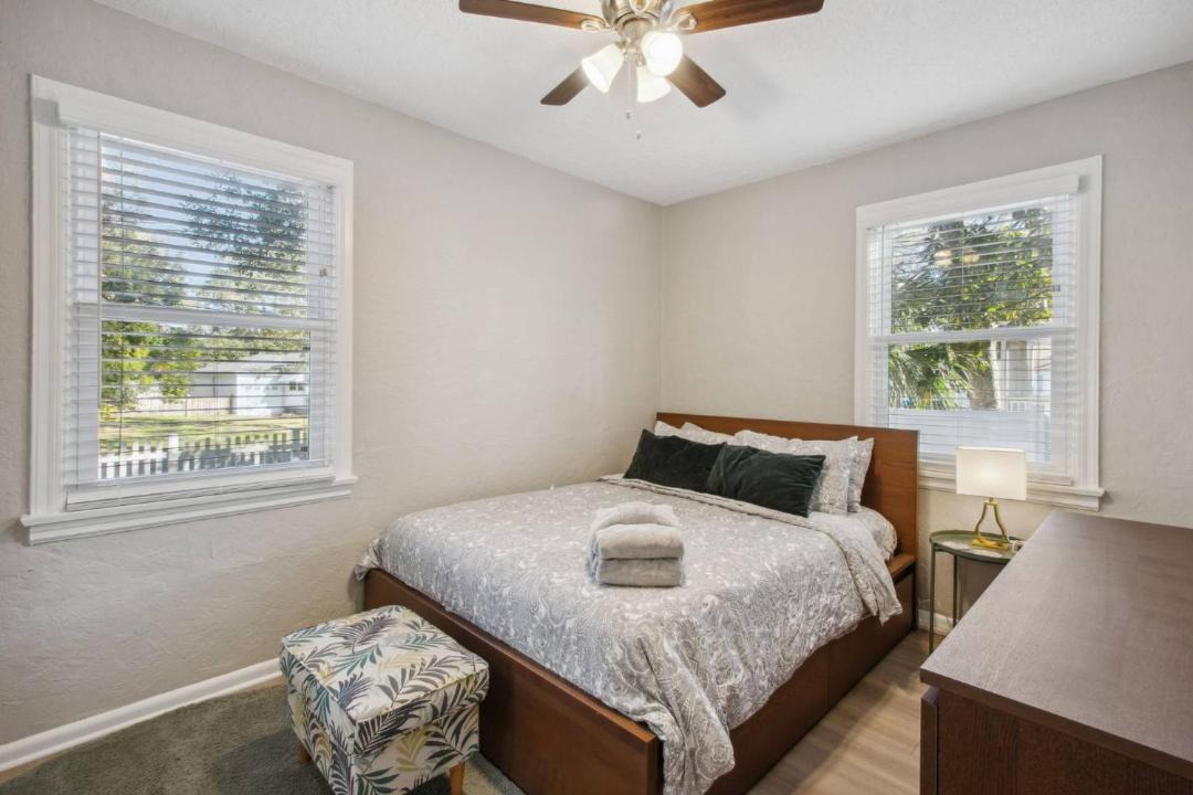 Photo of Bedroom in Murray Hill