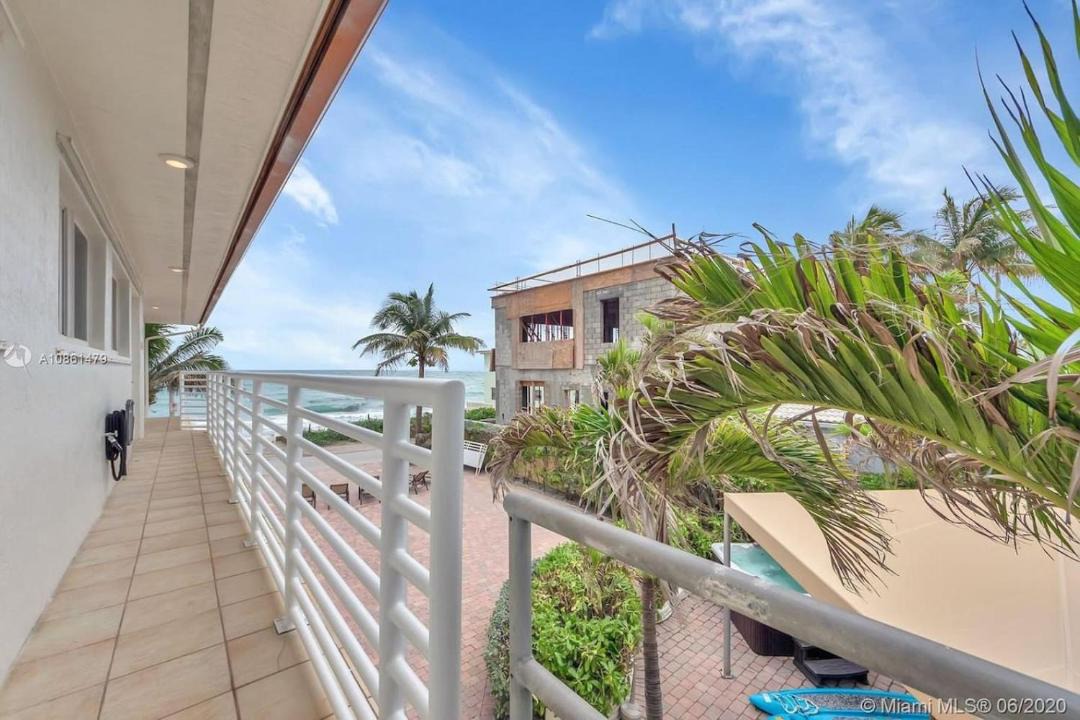 Photo of Patio Balcony in Hollywood