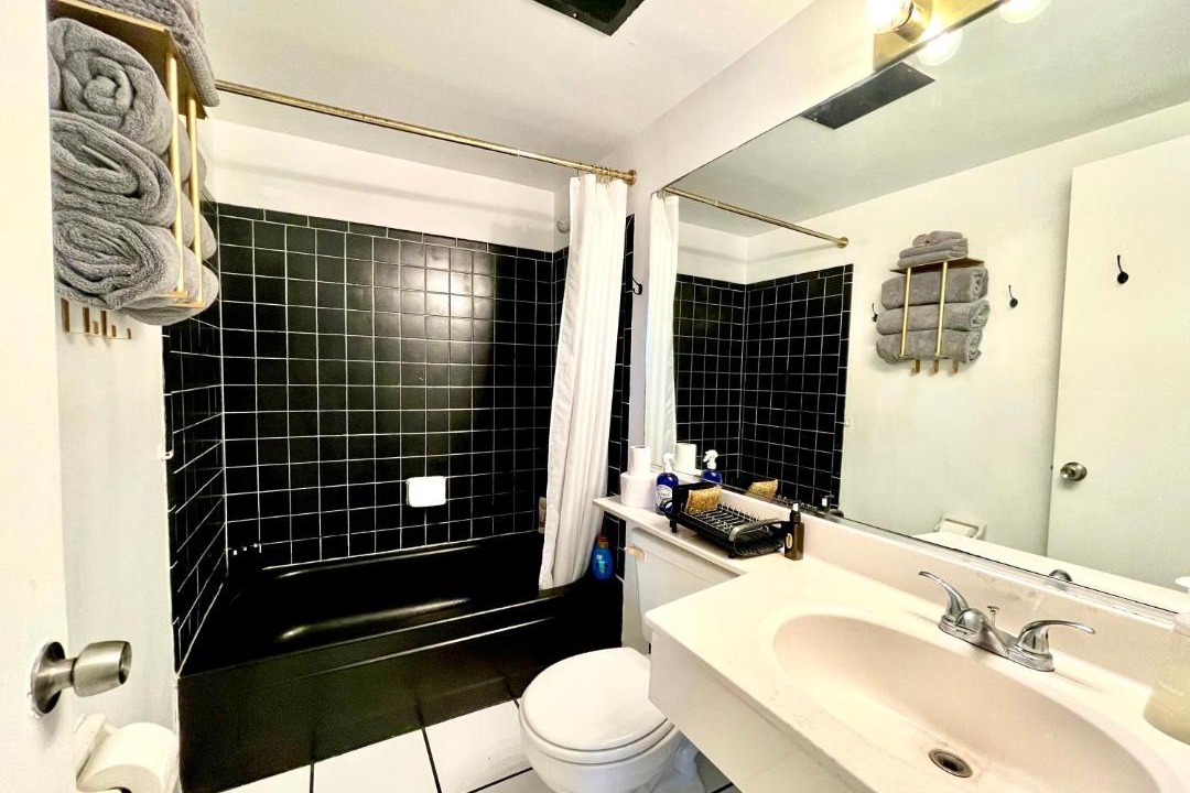 Photo of Bathroom in Bostwick Park