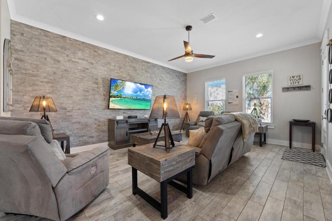 Photo of Livingroom in Emerald Waters Village