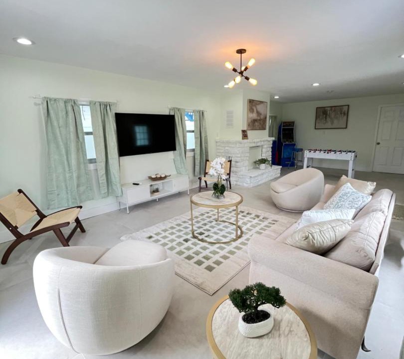 Photo of Livingroom in Weeki Wachee Gardens