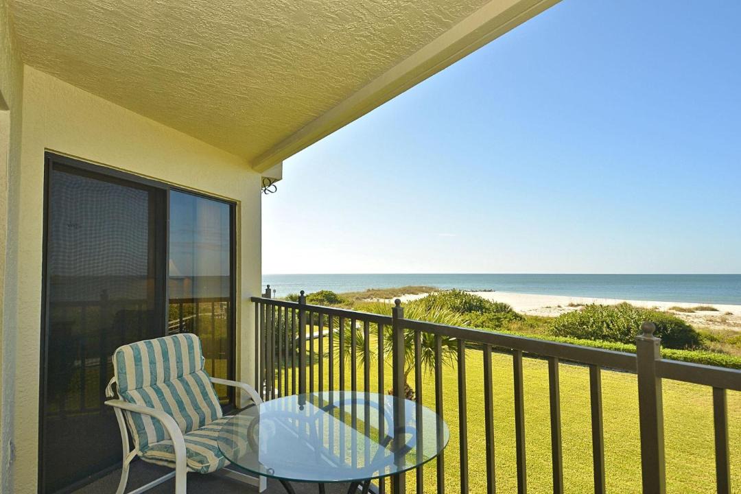 Photo of Patio Balcony in Sunset Beach