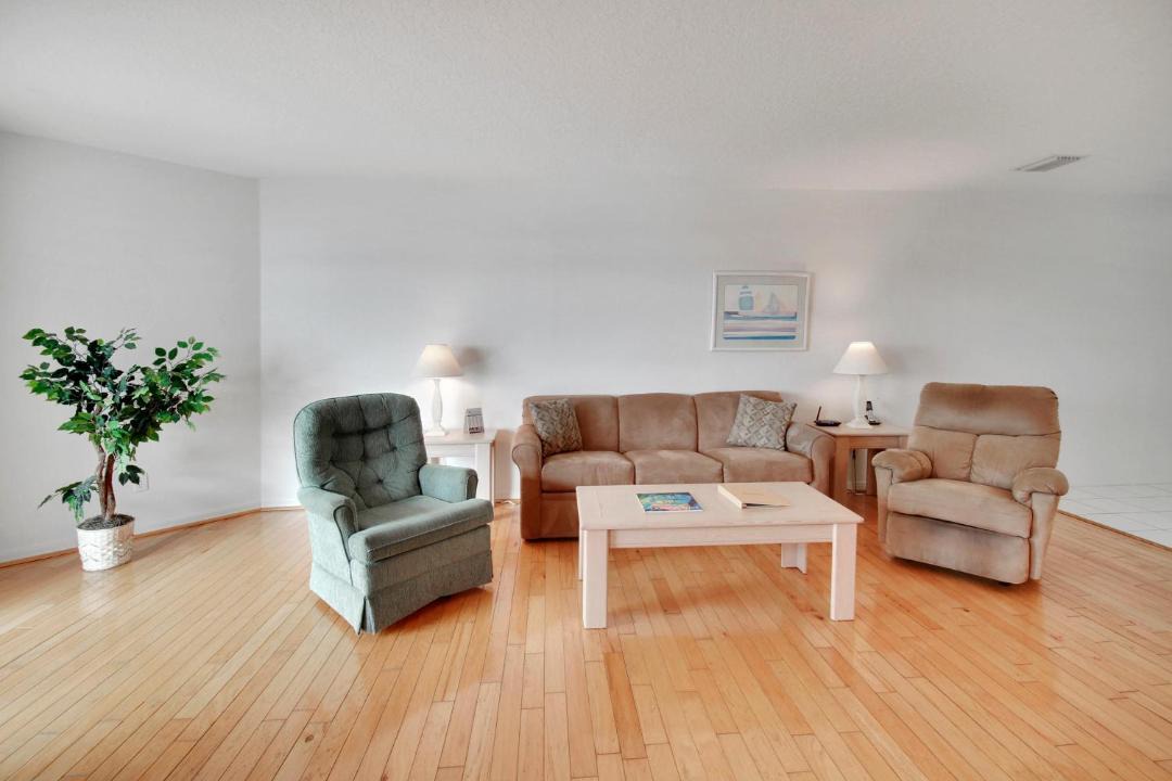 Photo of Livingroom in Treasure Island