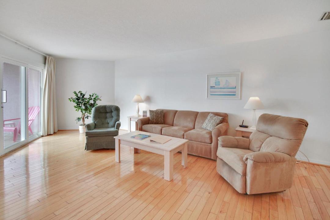 Photo of Livingroom in Treasure Island